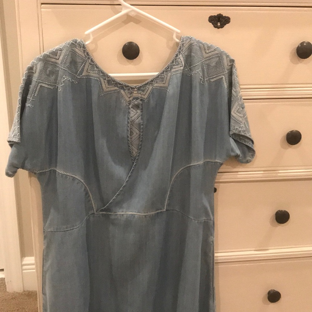 Dress - Picture 3 of 3
